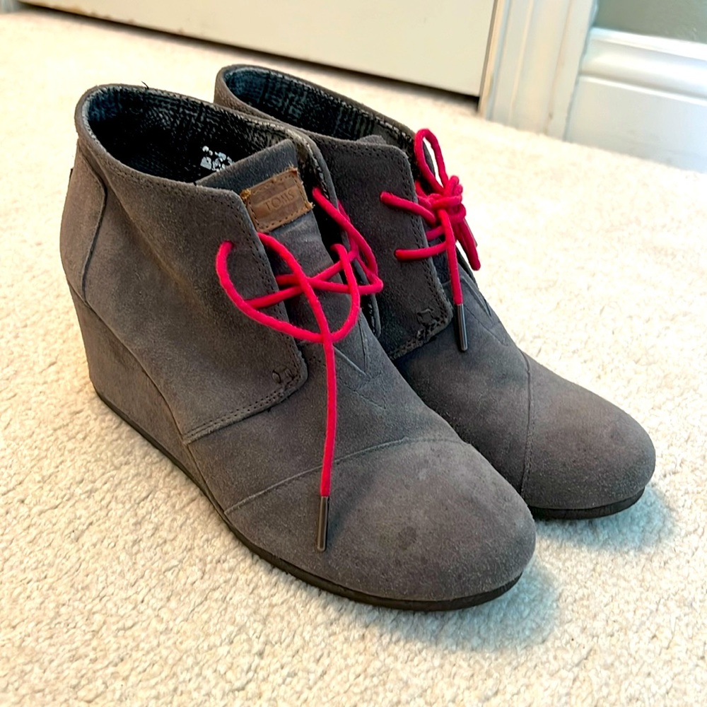 Tom’s grey wedges size 10